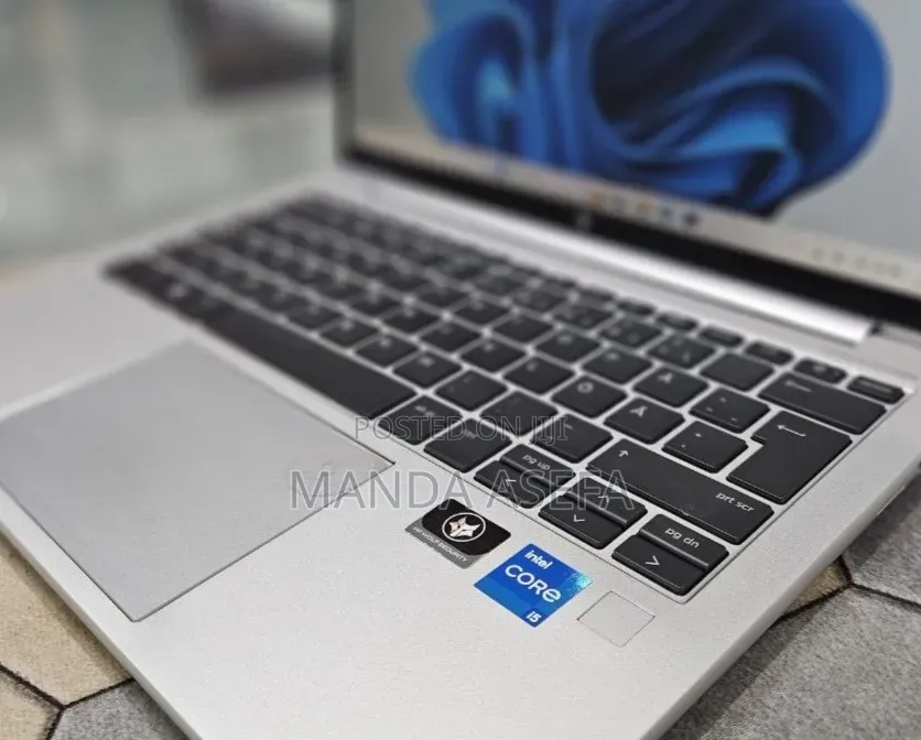 New Laptop HP EliteBook 830 G8 16GB Intel Core i5 SSD 512GB