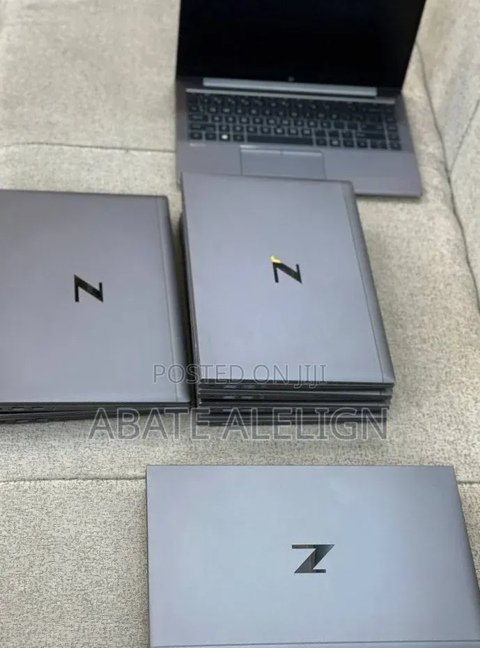 New Laptop HP ZBook Firefly G8 16GB Intel Core i7 SSD 512GB