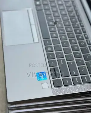 New Laptop HP ZBook Firefly G8 16GB Intel Core i7 SSD 512GB