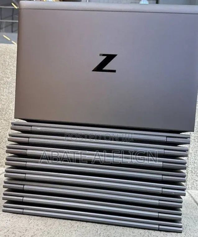 New Laptop HP ZBook Firefly G8 16GB Intel Core i7 SSD 512GB