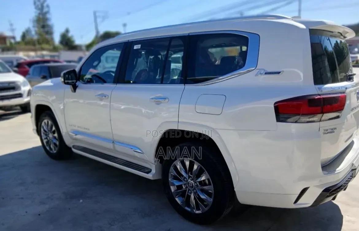 Toyota Land Cruiser 2023 White