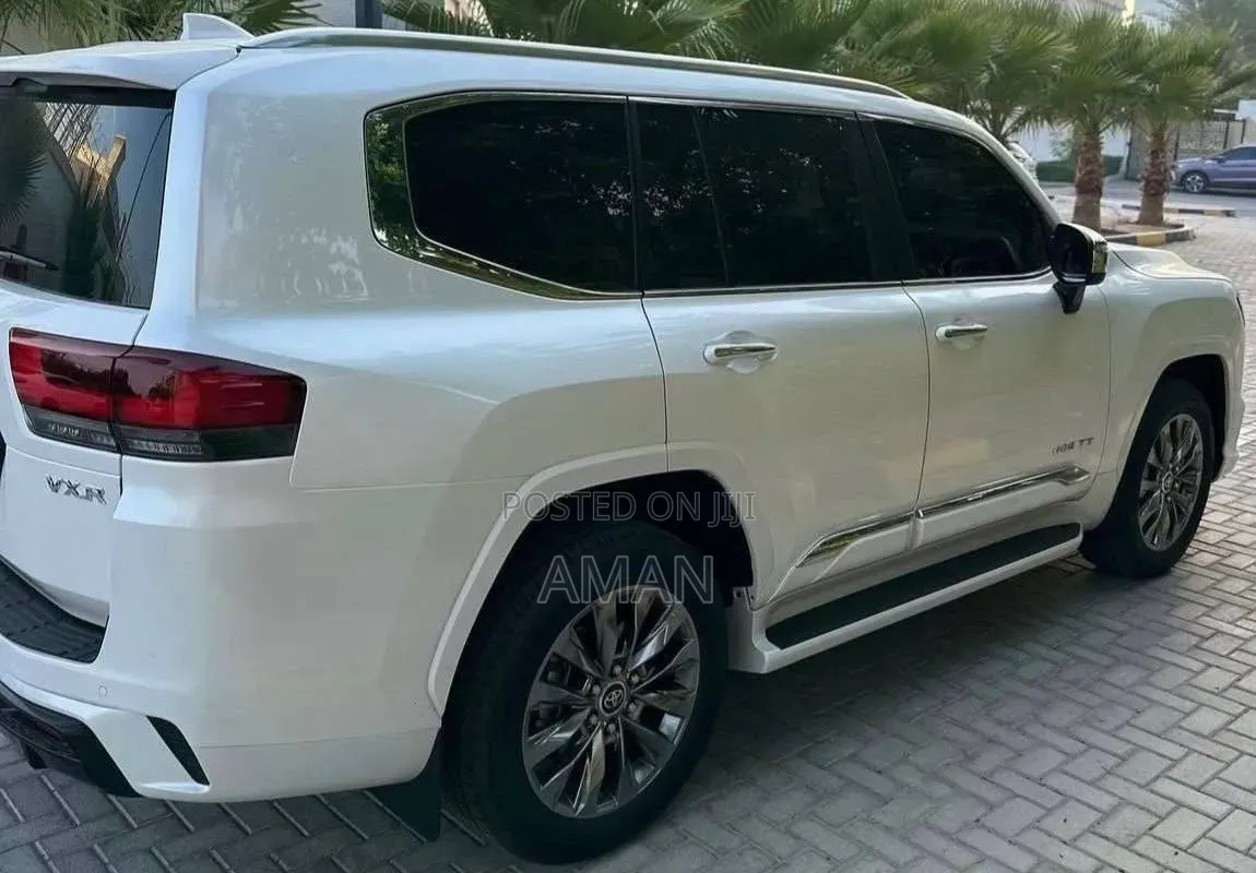Toyota Land Cruiser 2023 White