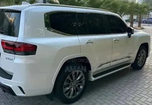 Toyota Land Cruiser 2023 White