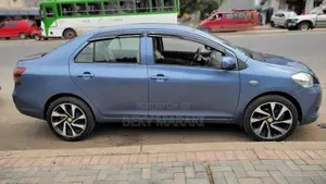 Toyota Yaris Base Hatchback 5dr 2010 Blue