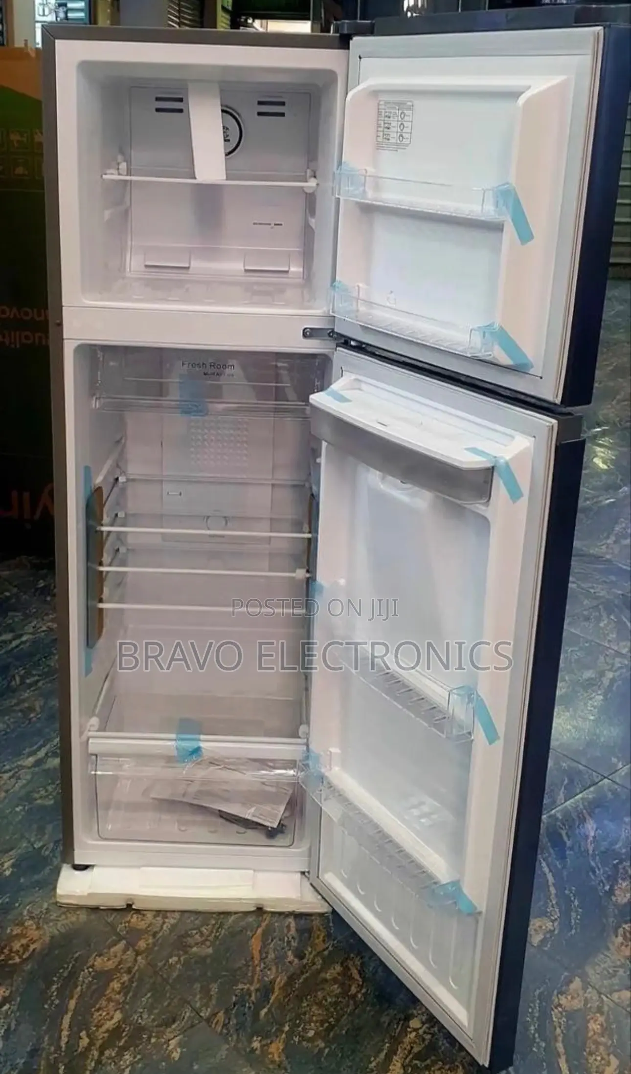 Syinix 257L Refrigerator – Full Fan Cooling With Water Dispenser