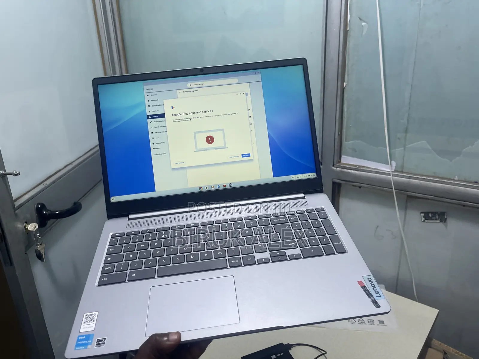 New Laptop Lenovo Chromebook C330 4GB Intel Pentium SSD 128GB