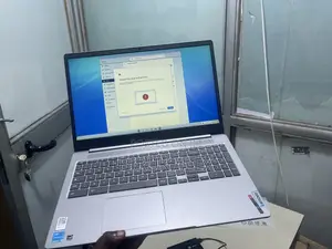 New Laptop Lenovo Chromebook C330 4GB Intel Pentium SSD 128GB