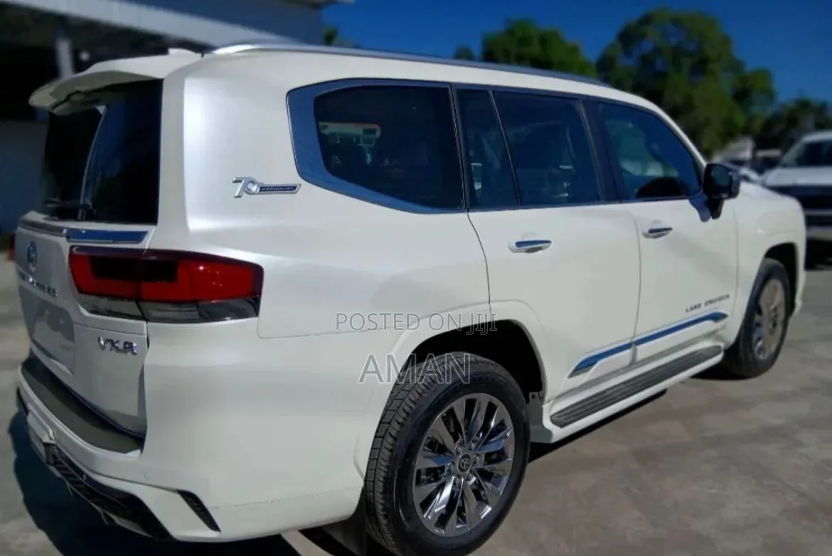 Toyota Land Cruiser 2023 White