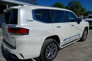 Toyota Land Cruiser 2023 White