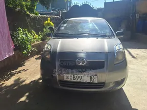 Toyota Vitz 2007 Gray