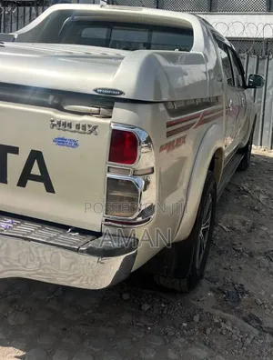 Toyota Hilux 2015 Pearl