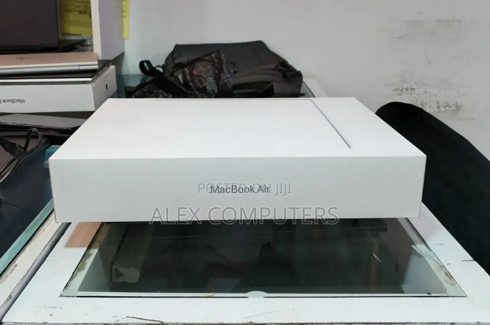 New Laptop Apple MacBook Air 2025 M4 16GB Apple M4 SSD 512GB
