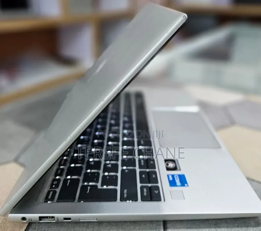 New Laptop HP EliteBook 830 G9 16GB Intel Core i5 SSD 512GB