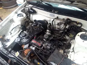 Toyota Corolla Altis 2000 White