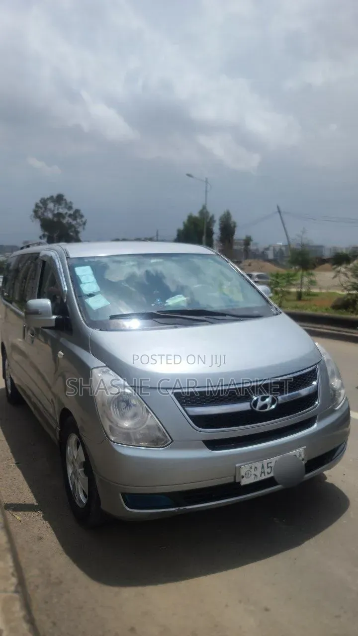 Hyundai H200 2014 Silver