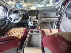Hyundai H200 2014 Silver