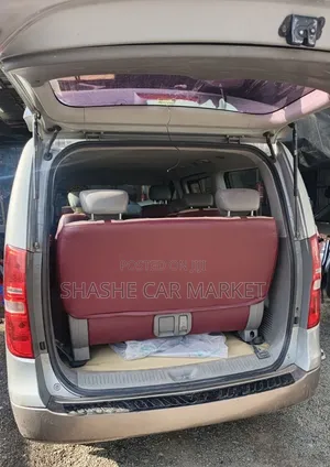 Hyundai H200 2014 Silver