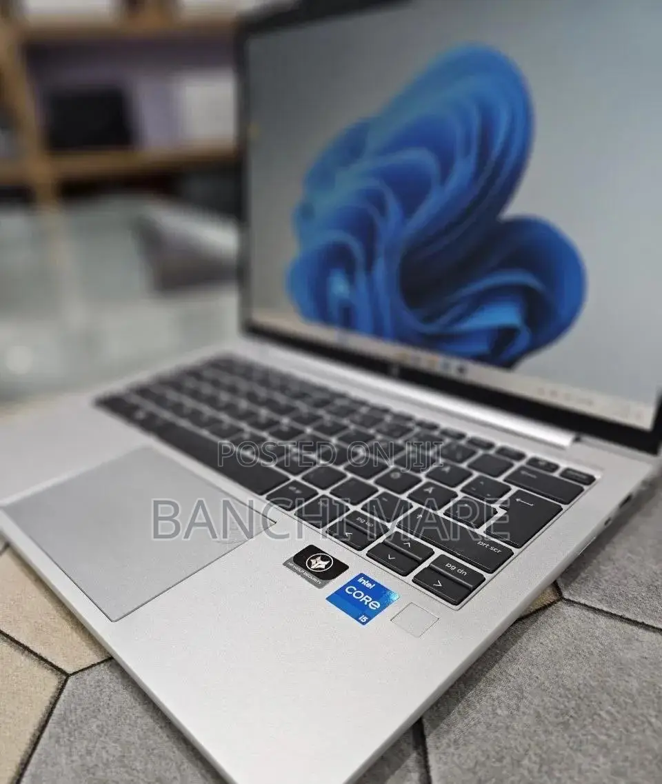 New Laptop HP EliteBook 830 G9 16GB Intel Core i5 SSD 512GB