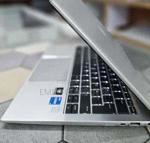 New Laptop HP EliteBook 830 G9 16GB Intel Core i7 SSD 512GB