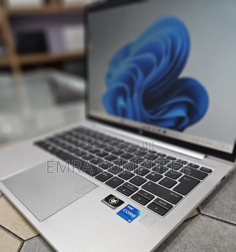New Laptop HP EliteBook 830 G9 16GB Intel Core i7 SSD 512GB