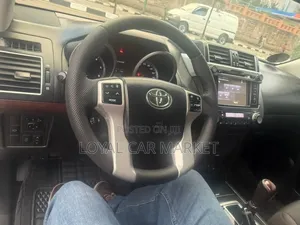 Toyota Land Cruiser Prado 2018 White