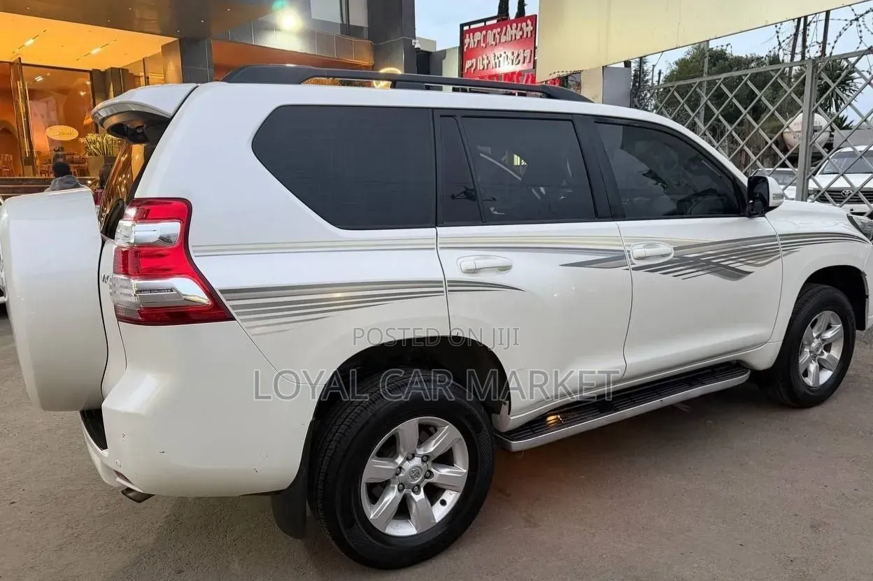 Toyota Land Cruiser Prado 2018 White