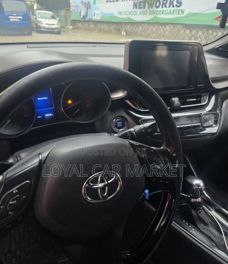 Toyota C-HR 2017 Brown