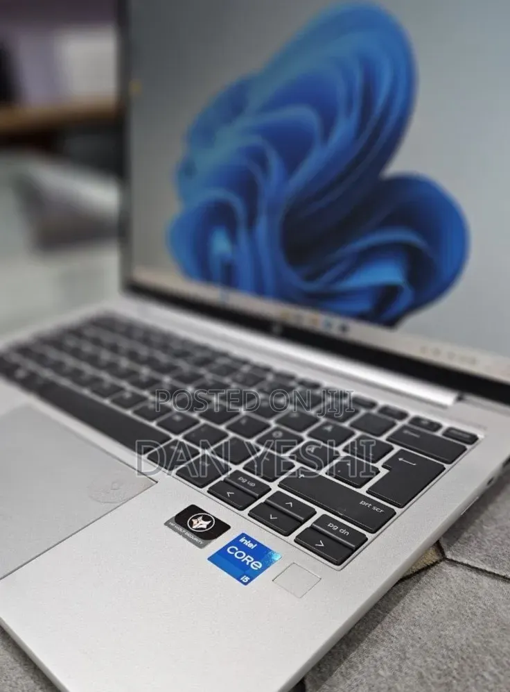 New Laptop HP EliteBook 830 G9 16GB Intel Core i5 SSD 512GB