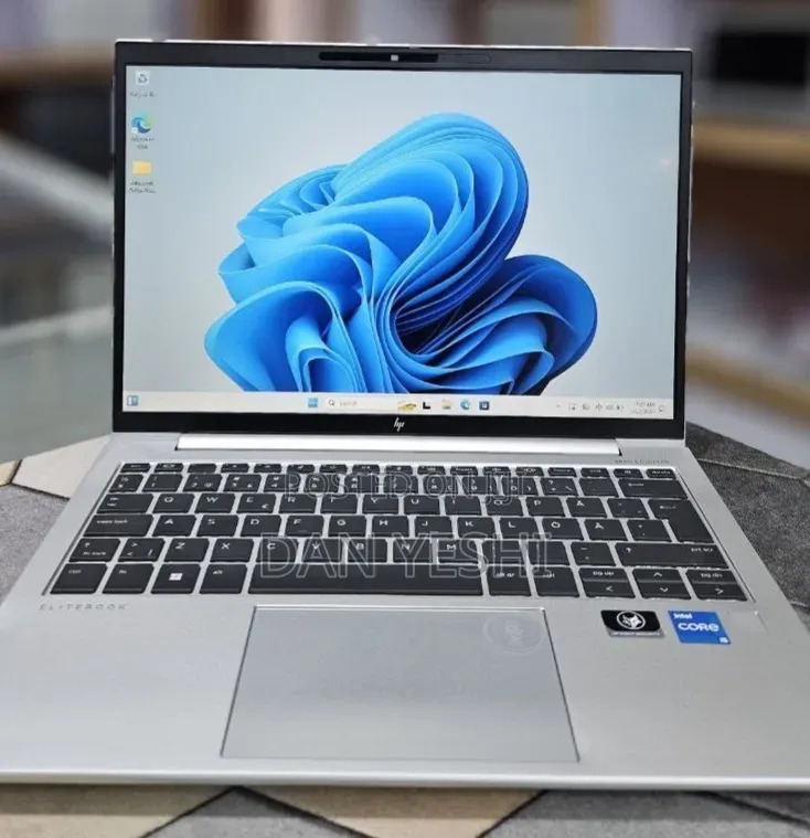 New Laptop HP EliteBook 830 G9 16GB Intel Core i5 SSD 512GB