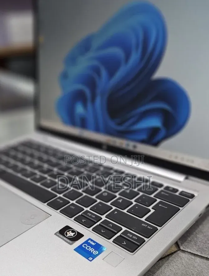 New Laptop HP EliteBook 830 G9 16GB Intel Core i5 SSD 512GB