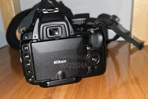 Nikon D5000