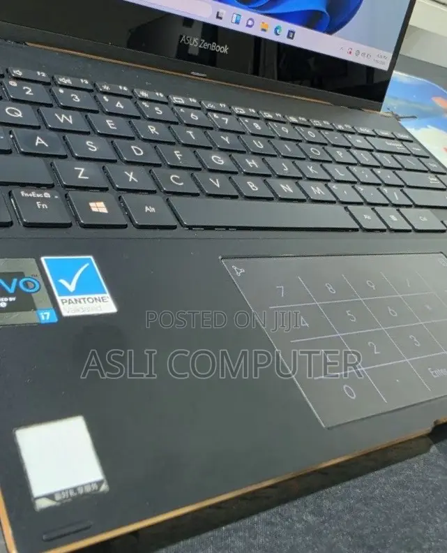 New Laptop Asus Zenbook 14 16GB Intel Core i7 SSD 512GB
