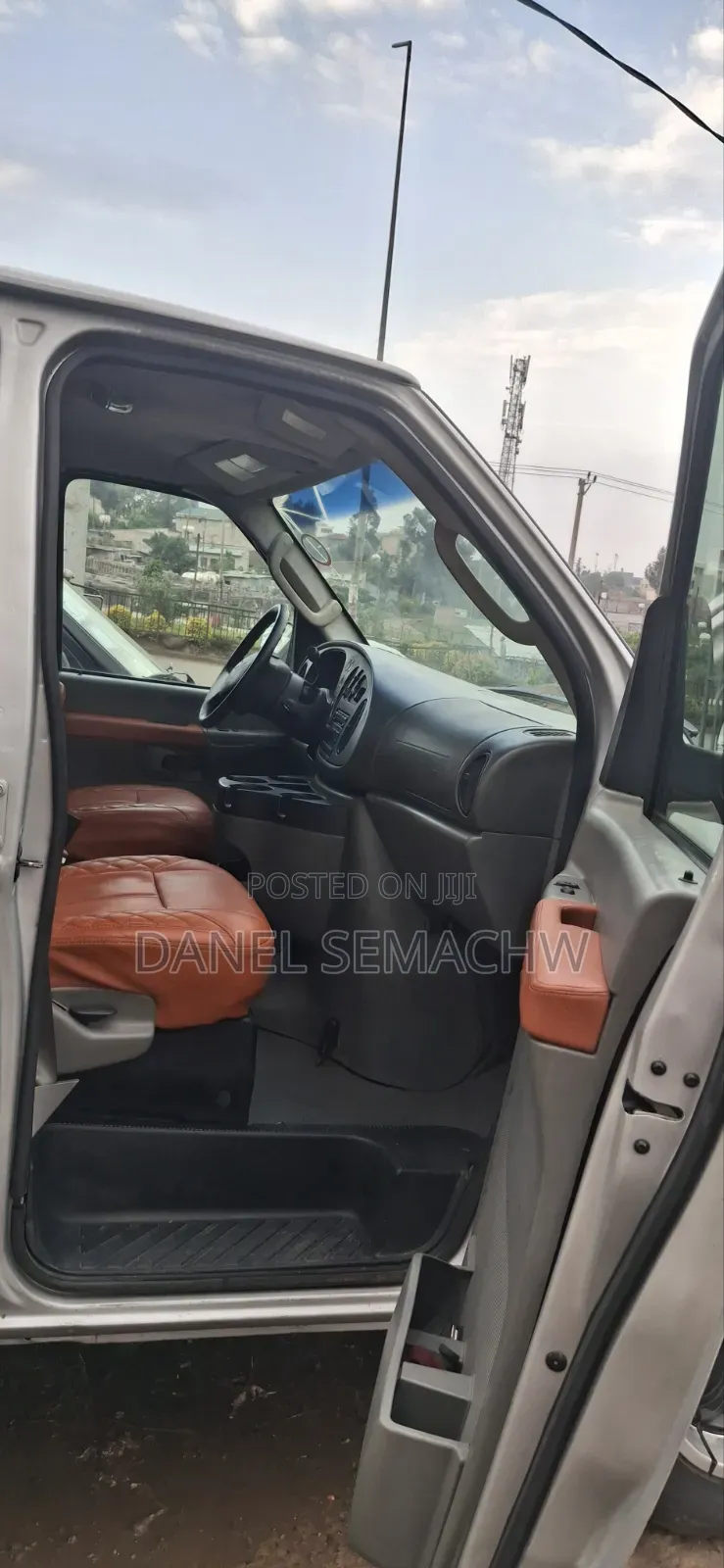 Ford E350 2007 Silver