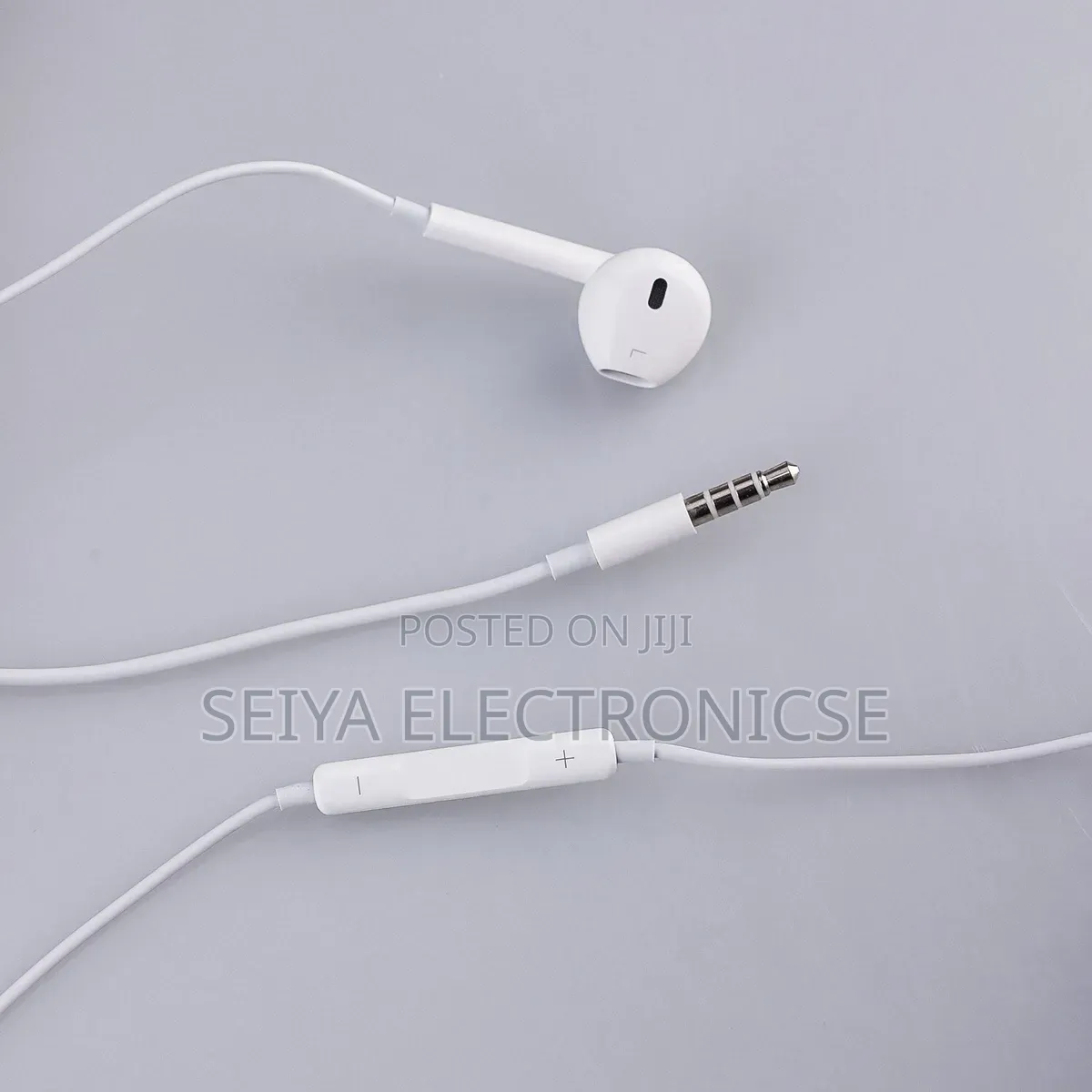 Apple EarPods Featuring a Traditional 3.5mm Headphone Plug.