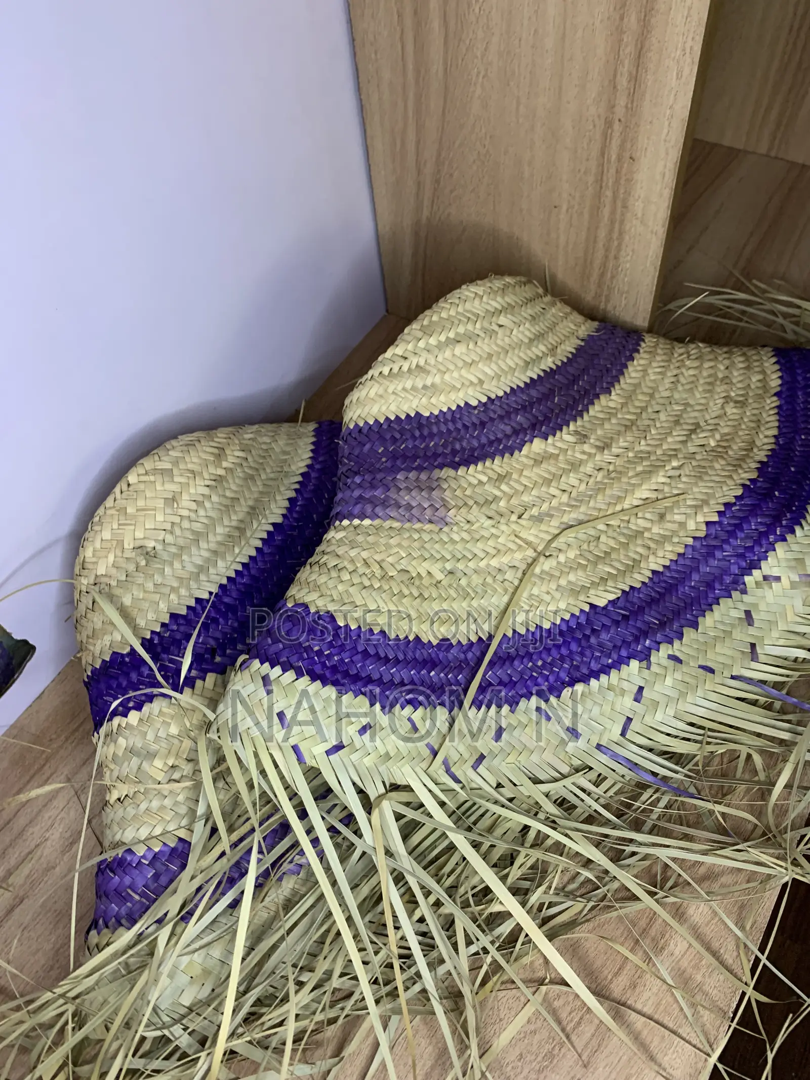 HAT Woven Paper Straw Wide-Brim Hat Features a Distinctive Silver Star