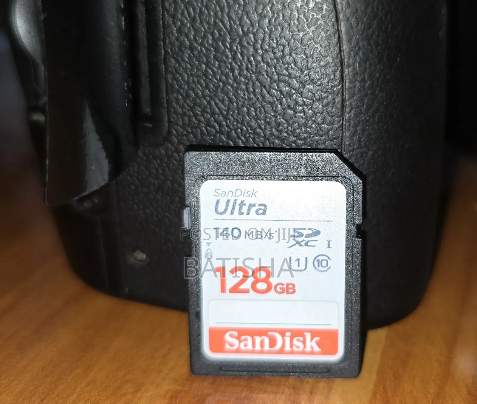 NIKON - D90 (128 GB SD Card Included)