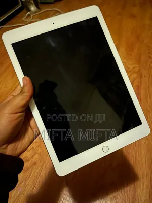Apple iPad 9.7 32 GB Silver