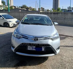Toyota Yaris 2015 Silver