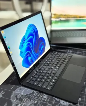 New Laptop Microsoft Surface Laptop 3 16GB Intel Core i7 SSD 256GB