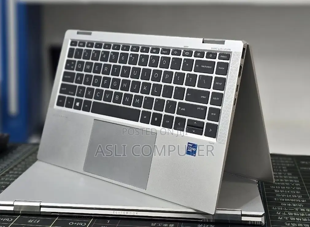 New Laptop HP EliteBook 1040 G8 16GB Intel Core i7 SSD 512GB