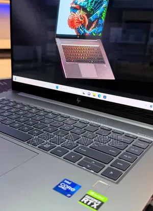 New Laptop HP ZBook Firefly G9 32GB Intel Core i7 SSD 512GB