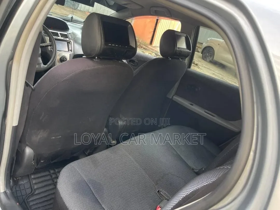 Toyota Yaris 2010 Gray