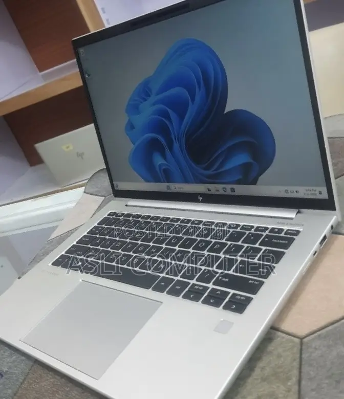 New Laptop HP EliteBook 840 G9 16GB Intel Core i7 SSD 512GB