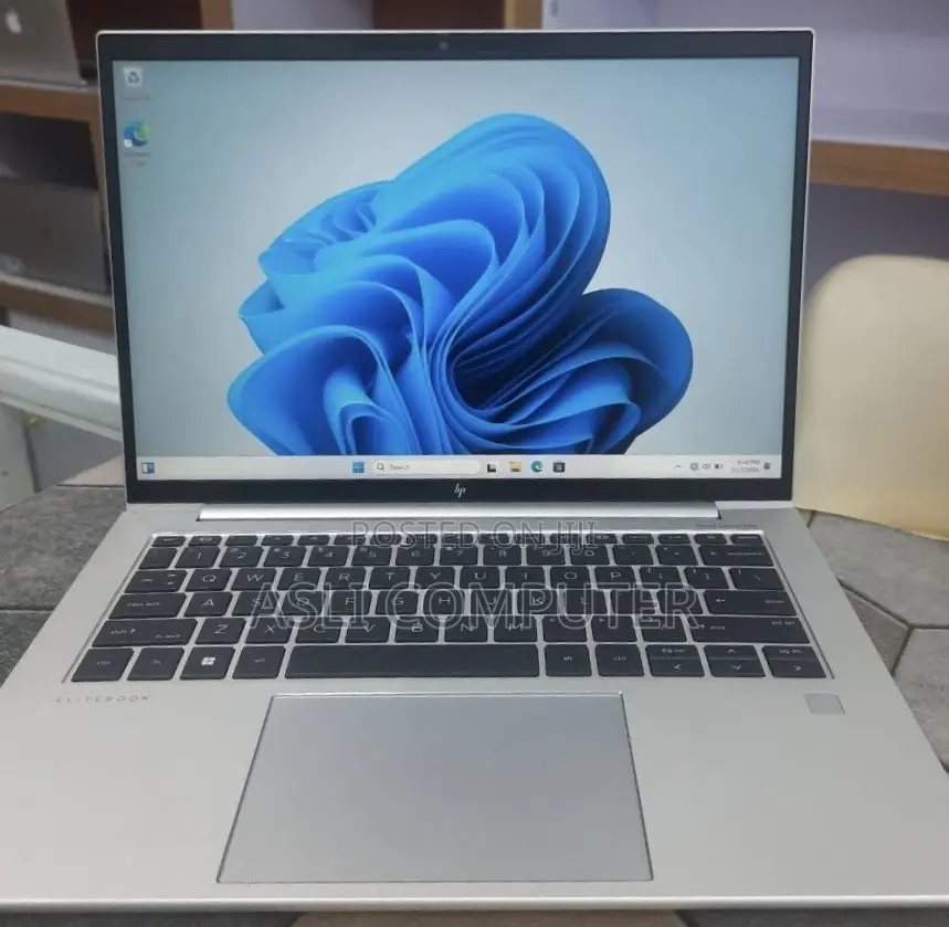 New Laptop HP EliteBook 840 G9 16GB Intel Core i7 SSD 512GB