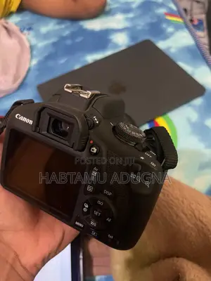 Canon 2000D