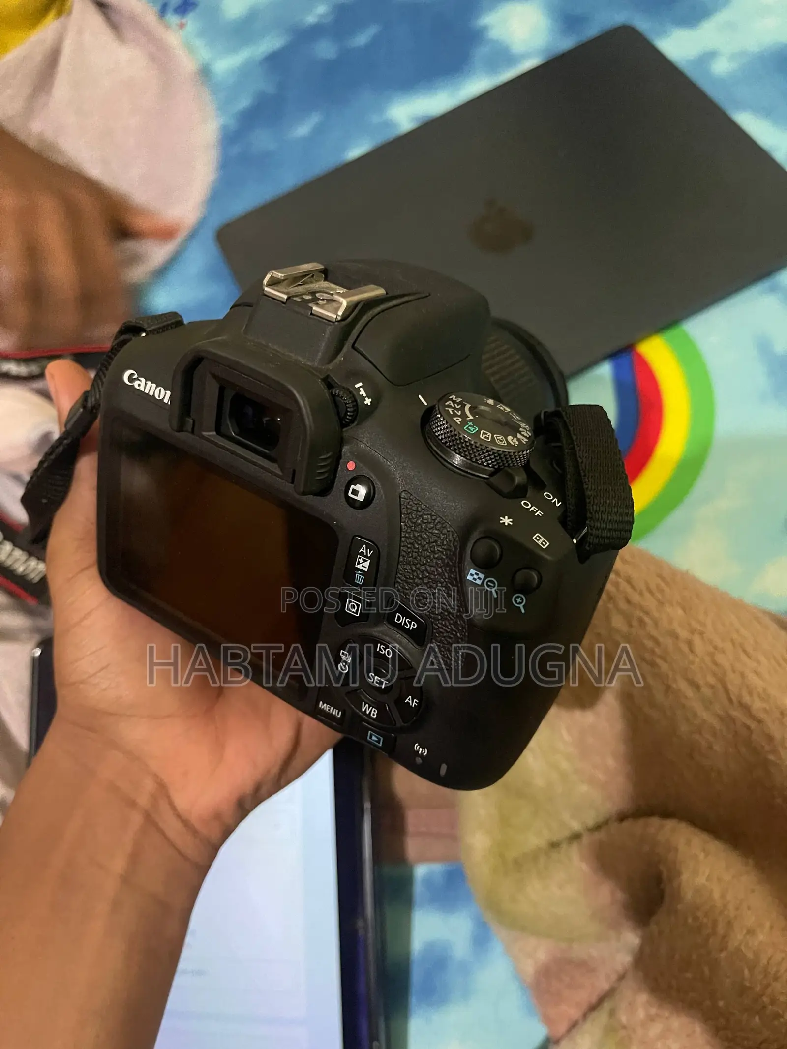 Canon 2000D