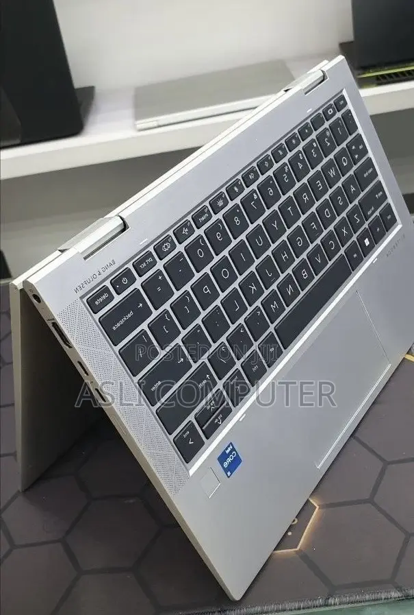 New Laptop HP EliteBook x360 1030 G8 16GB Intel Core i5 SSD 512GB