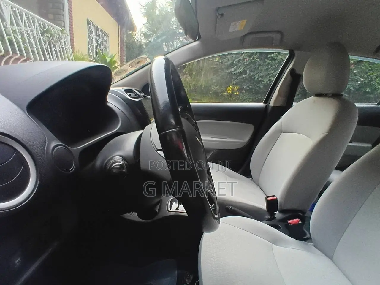 Mitsubishi Attrage 2021 Gray