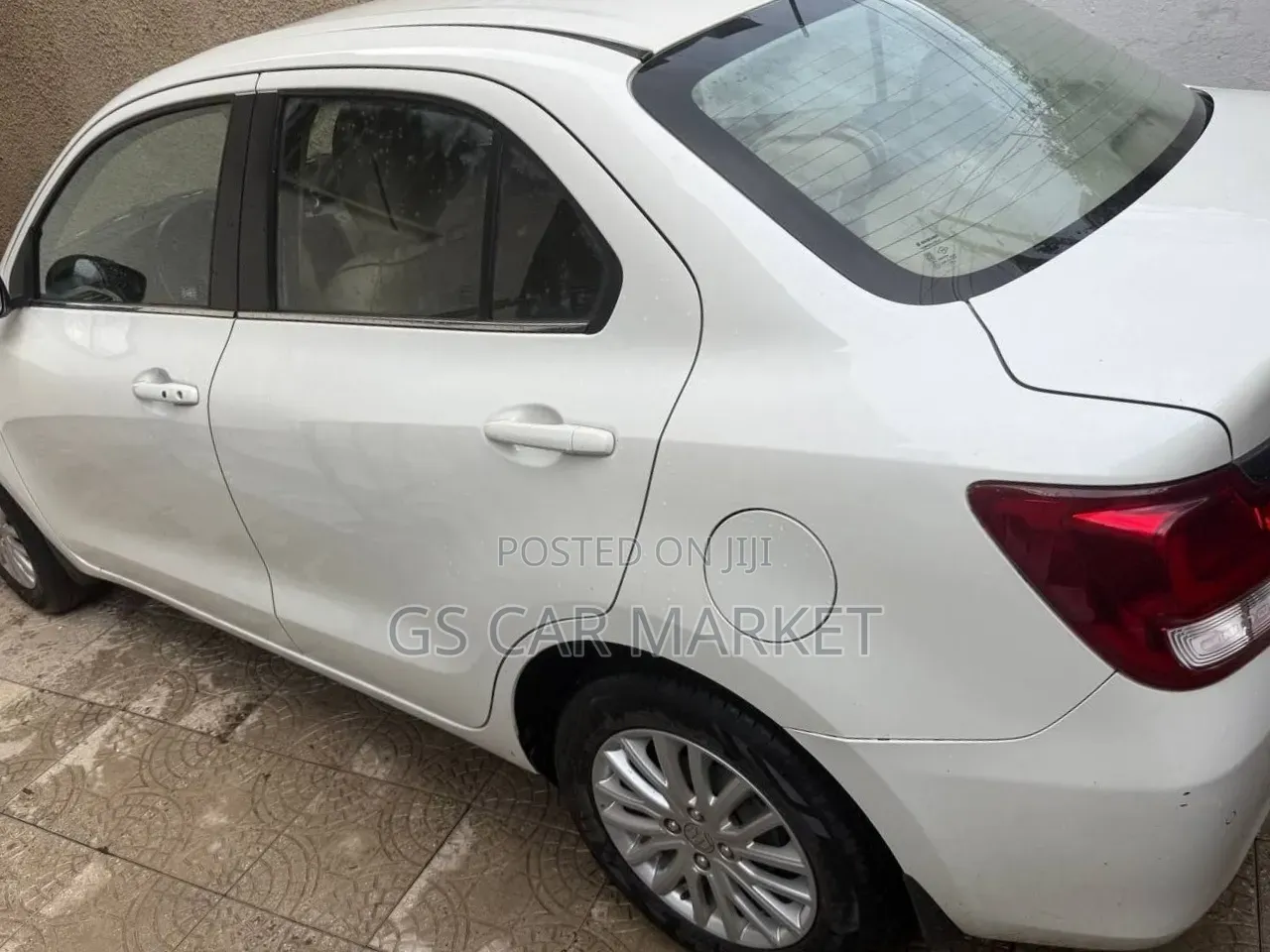 Suzuki Dzire 2022 White