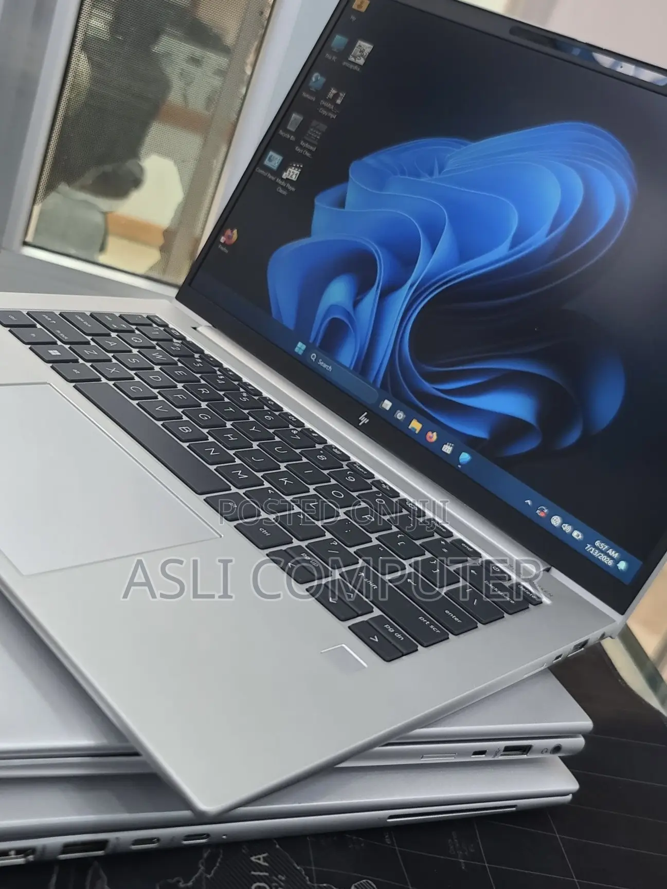 New Laptop HP EliteBook 840 G10 16GB Intel Core i7 SSD 512GB